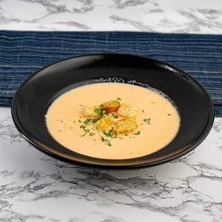 She-Crab Soup/ Sopa de Cangrejo