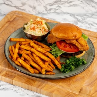 Fried Catfish Sandwich/Sandwich de Barge Frito